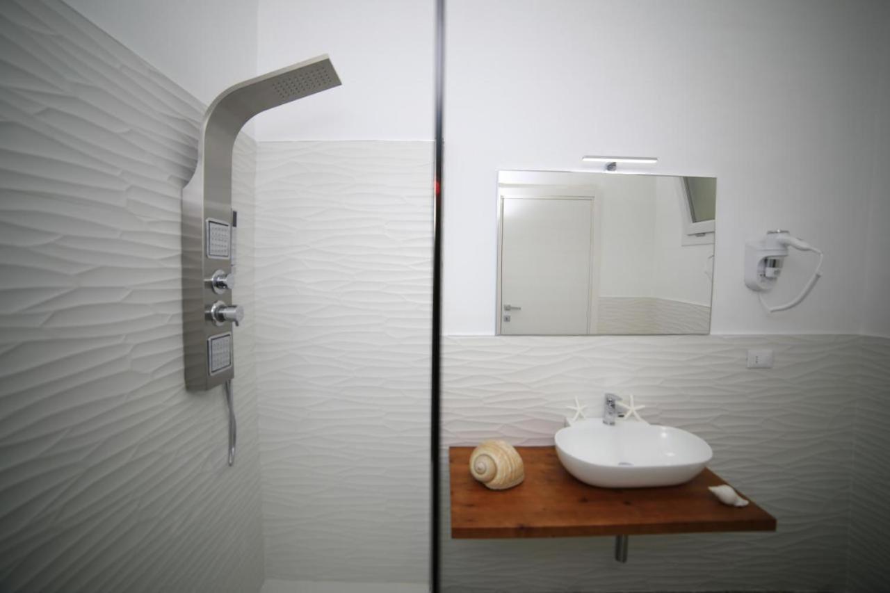 White Aurora Rooms Porto Cesareo Exterior photo