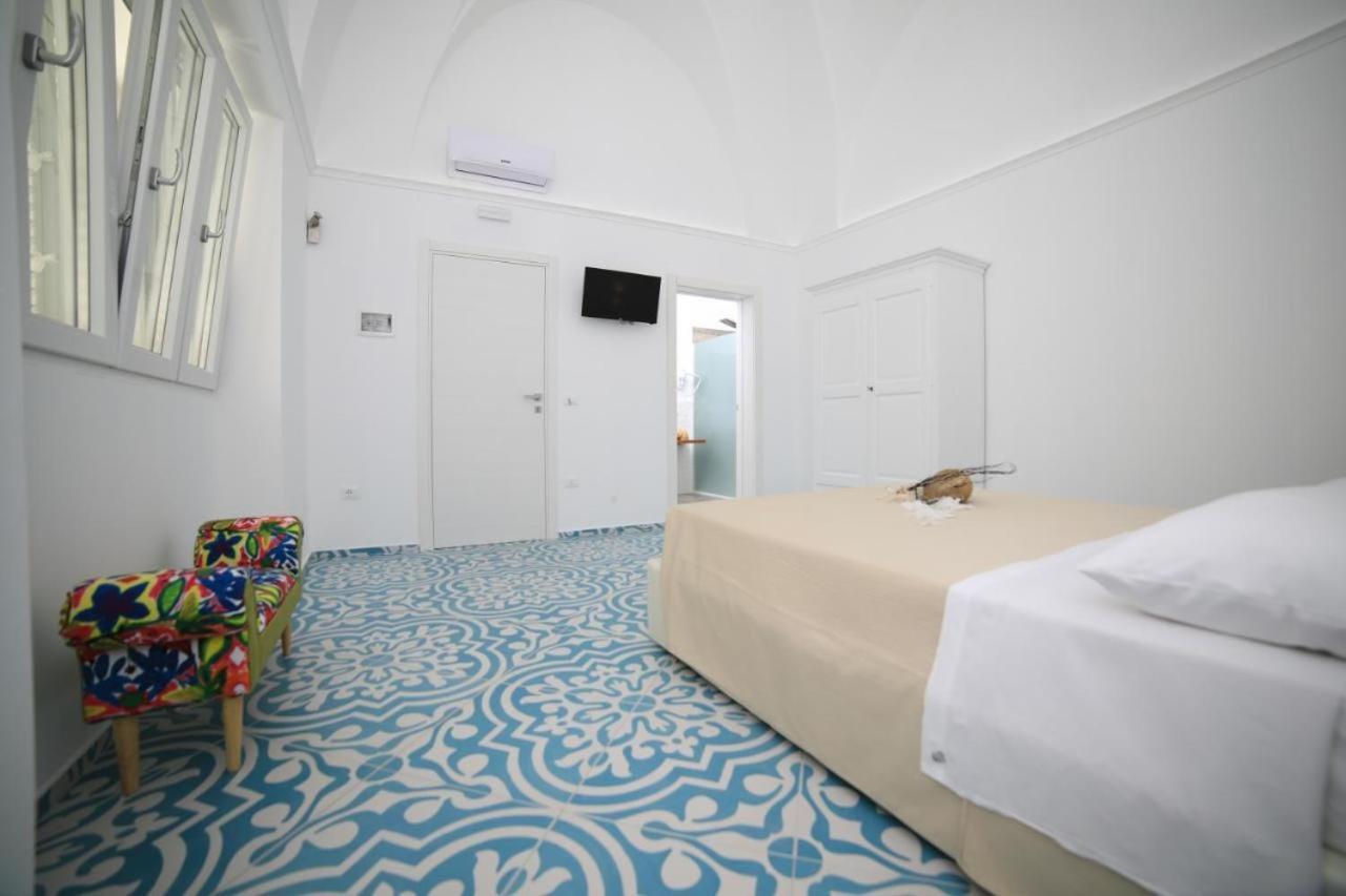 White Aurora Rooms Porto Cesareo Exterior photo
