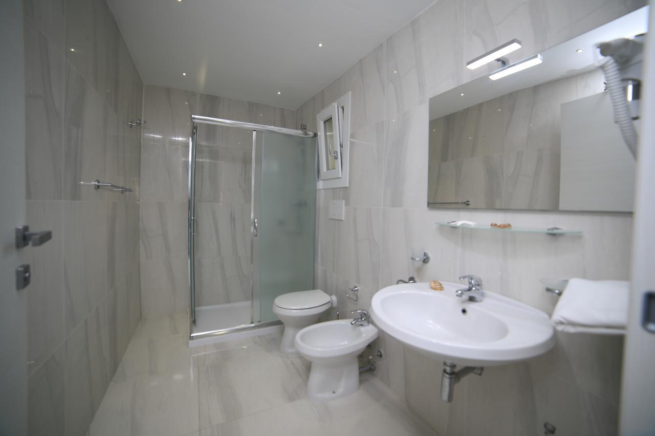 White Aurora Rooms Porto Cesareo Exterior photo